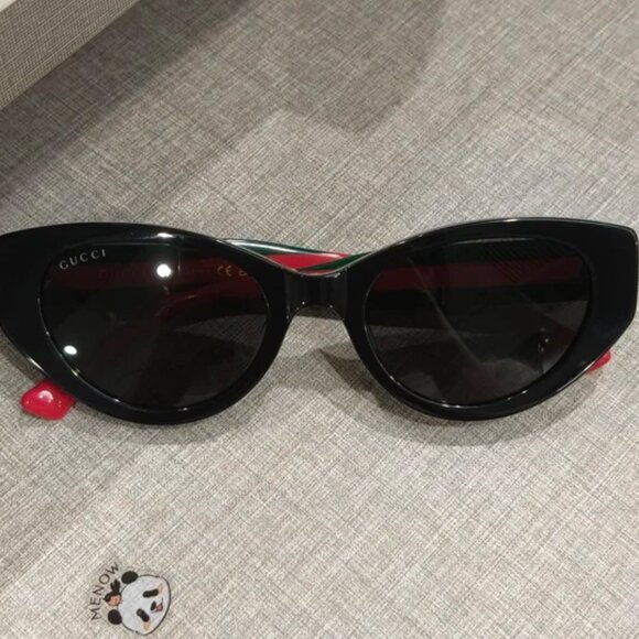 Gucci Black Round Frame Sunglasses with Velvet Case - Picture 1 of 6